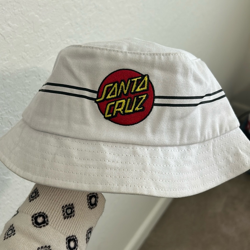 Santa Cruz Bucket Hat
